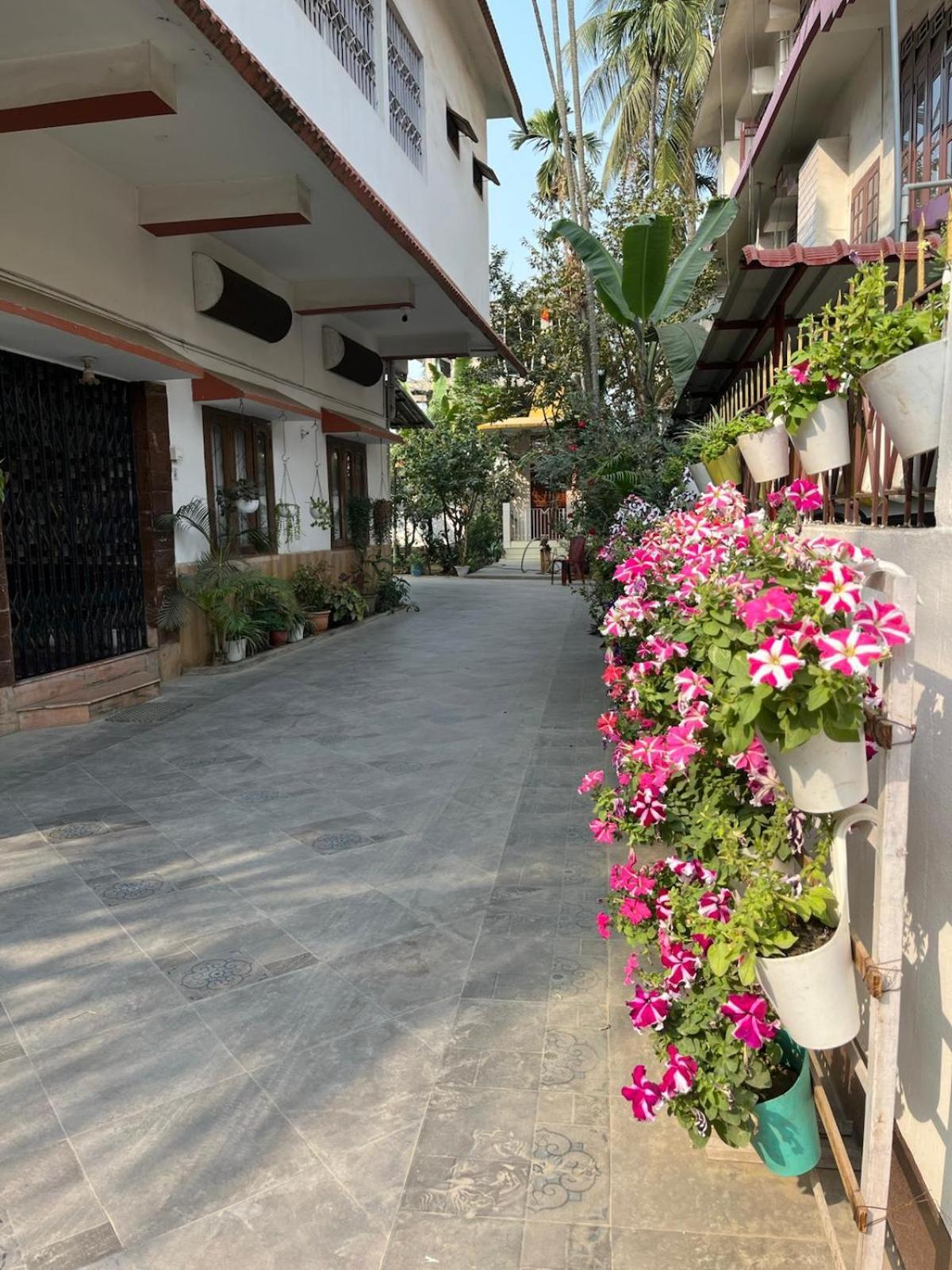 Amazing Homestay Guwahati Eksteriør bilde